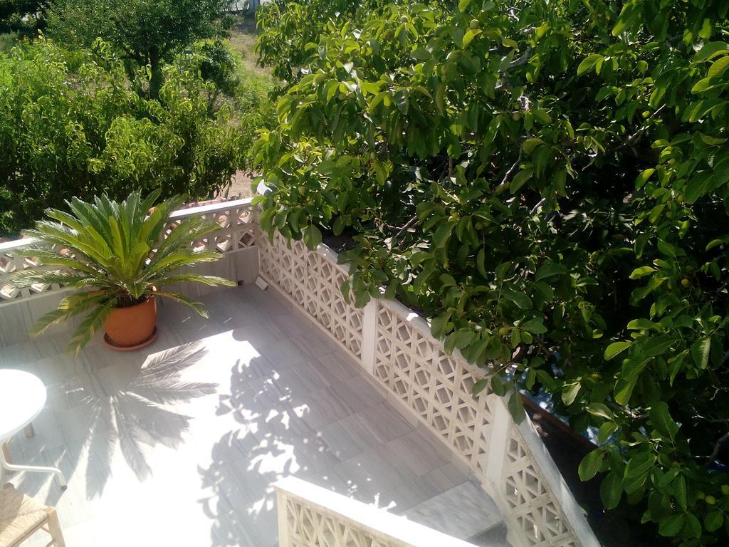 Guesthouse Karidia Skala Eresou Exterior photo