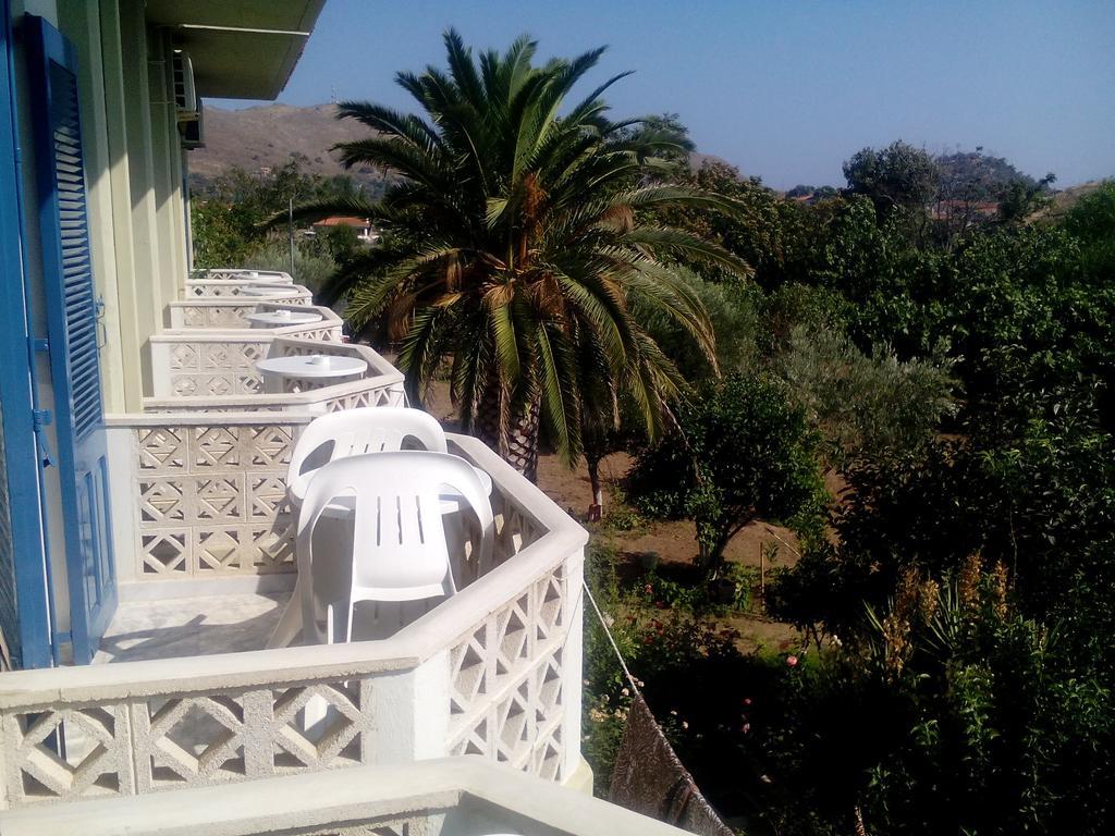 Guesthouse Karidia Skala Eresou Exterior photo