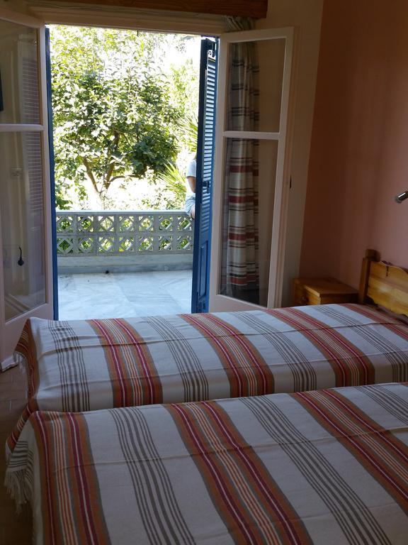 Guesthouse Karidia Skala Eresou Exterior photo